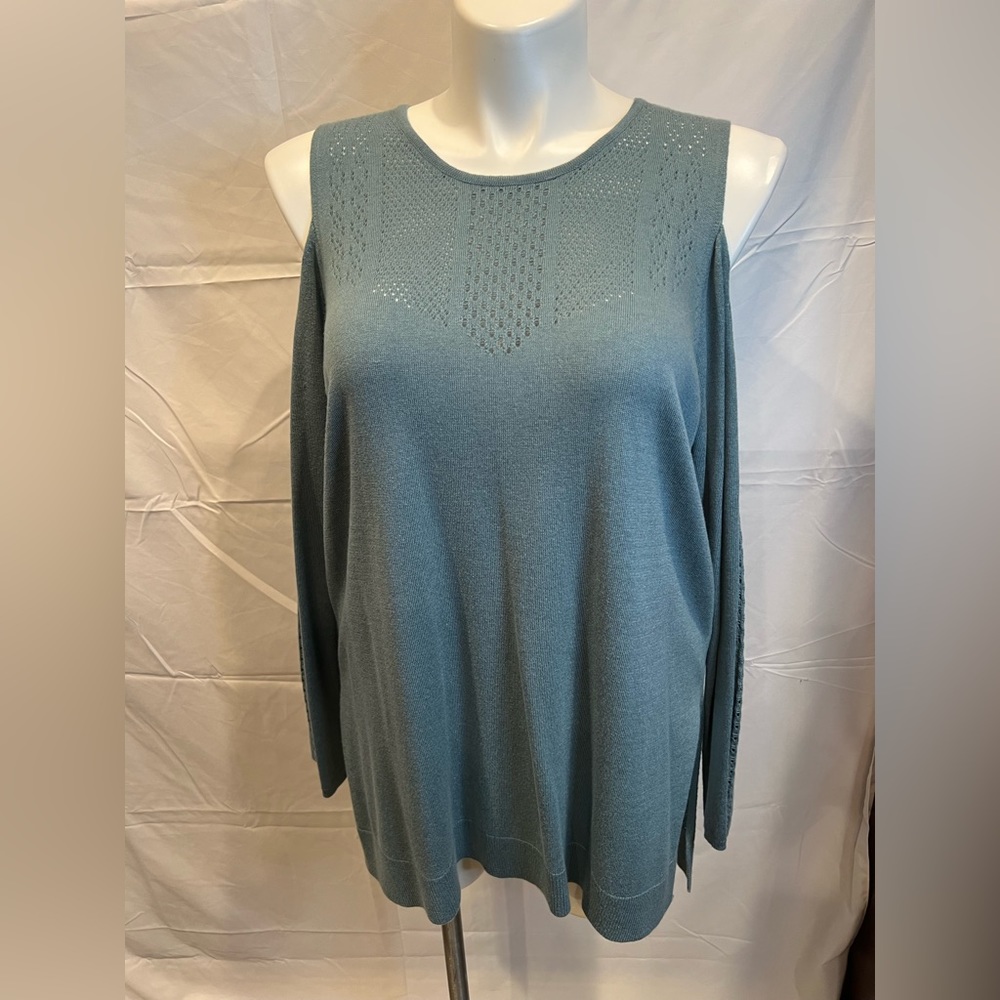 Jessica Simpson smoke blue 2x shoulder less sweater